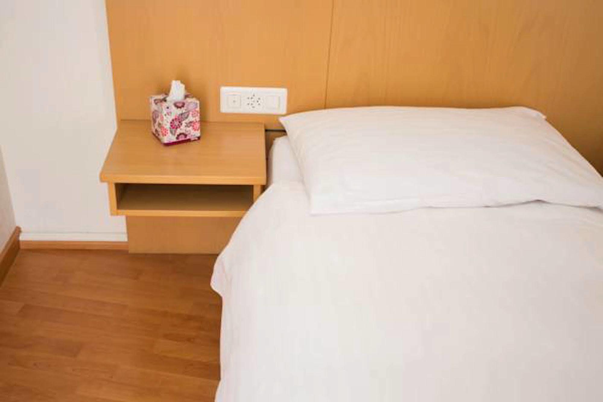Les Negociants Hotel Vevey Buitenkant foto