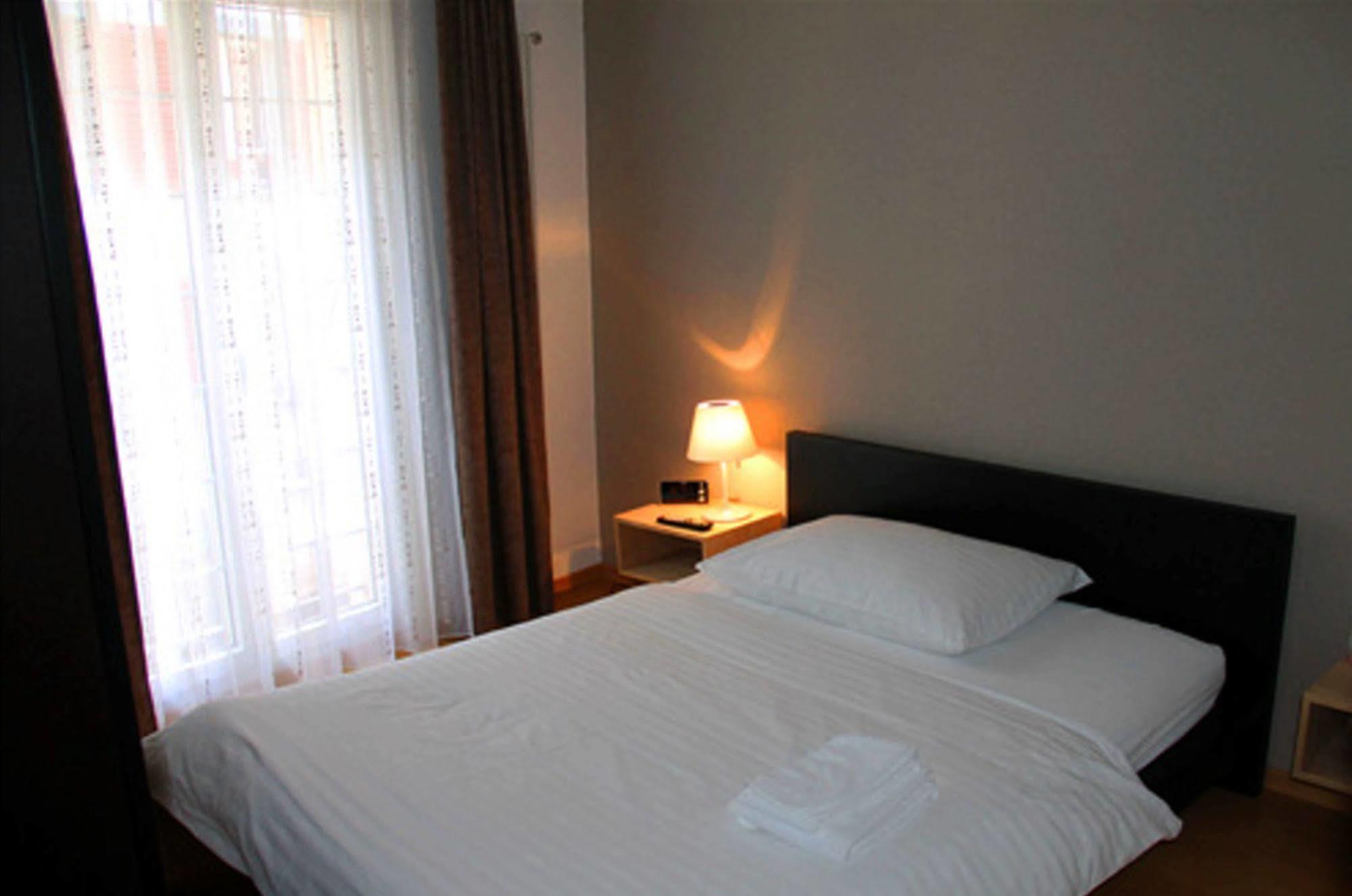 Les Negociants Hotel Vevey Buitenkant foto